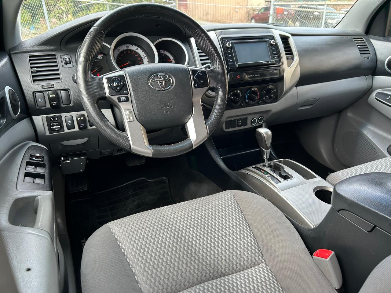 Toyota Tacoma Double Cab V6 5AT 4WD 2015