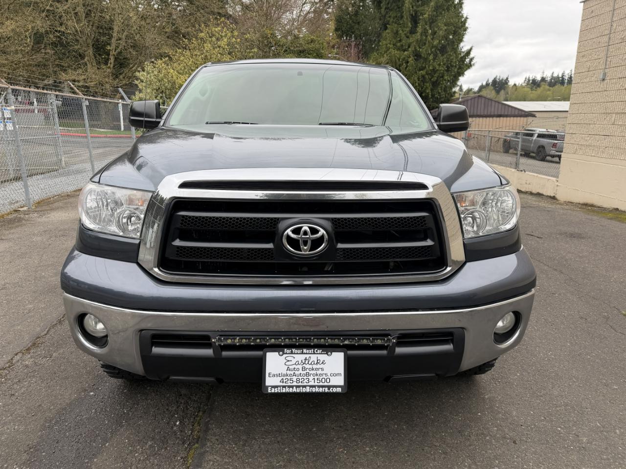 Toyota Tundra Tundra-Grade CrewMax 5.7L FFV 4WD 2010