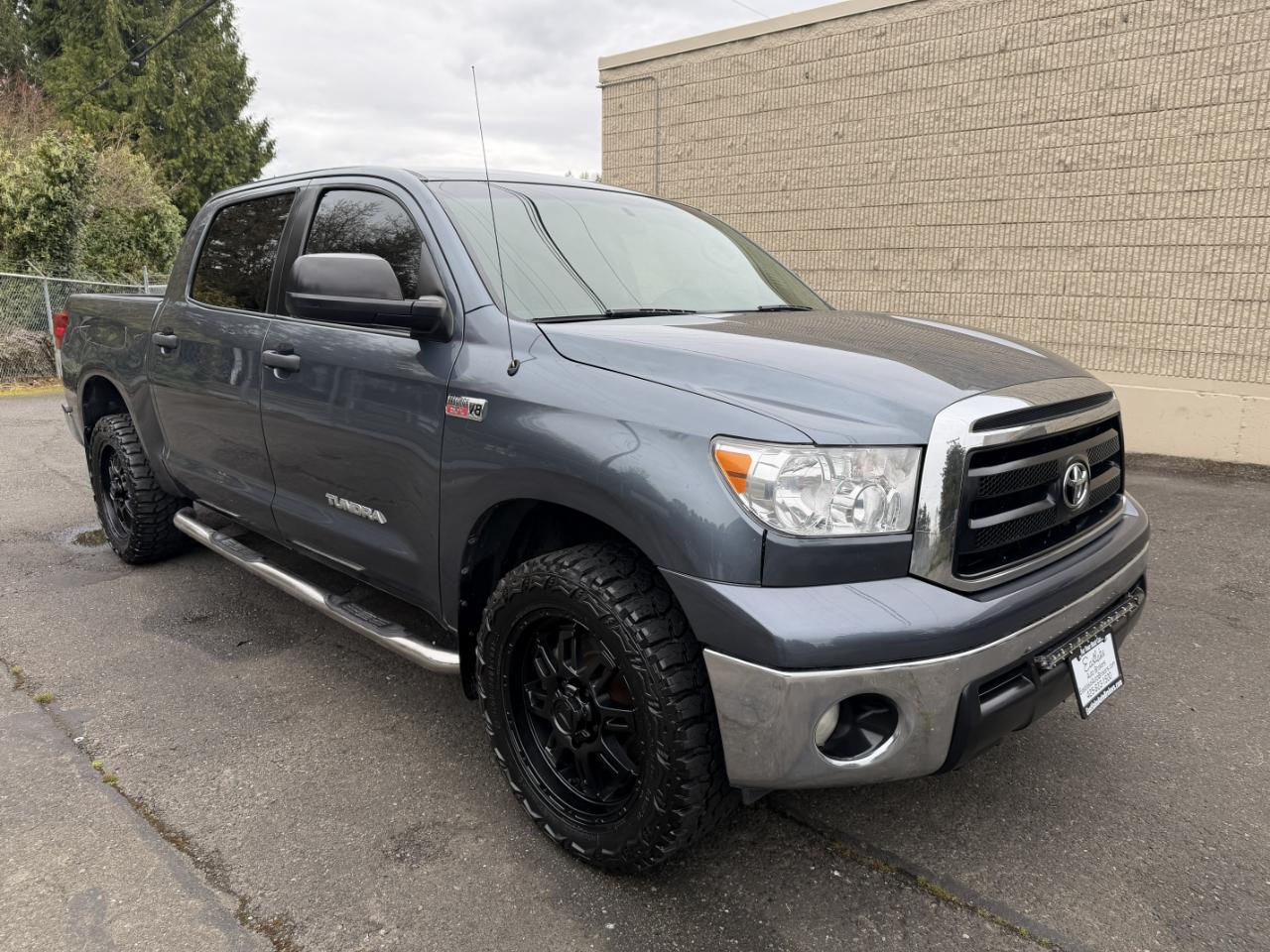 Toyota Tundra Tundra-Grade CrewMax 5.7L FFV 4WD 2010