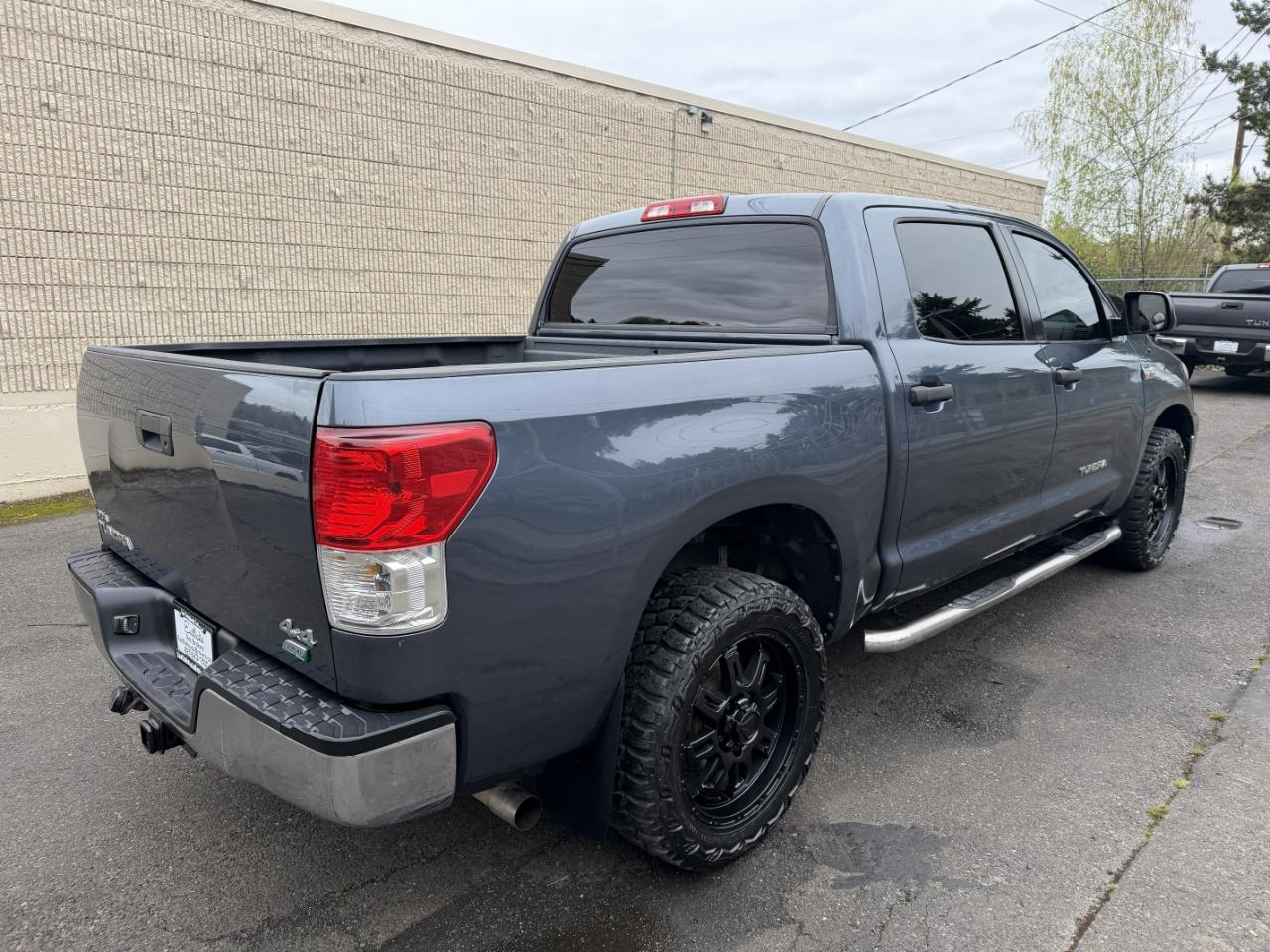 Toyota Tundra Tundra-Grade CrewMax 5.7L FFV 4WD 2010