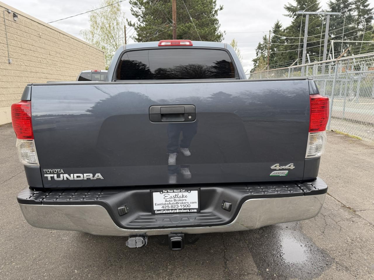 Toyota Tundra Tundra-Grade CrewMax 5.7L FFV 4WD 2010