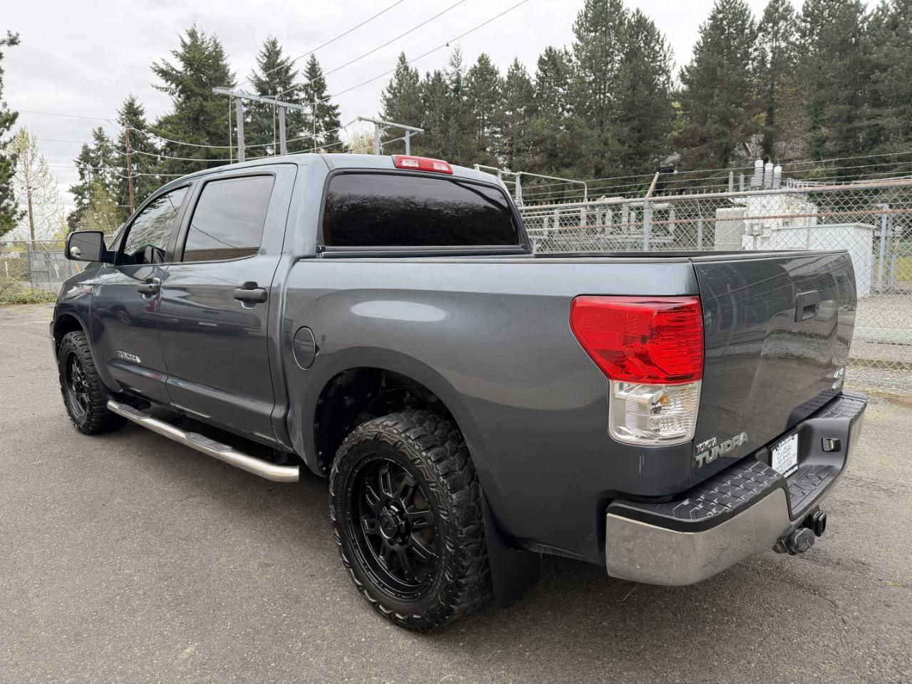 Toyota Tundra Tundra-Grade CrewMax 5.7L FFV 4WD 2010