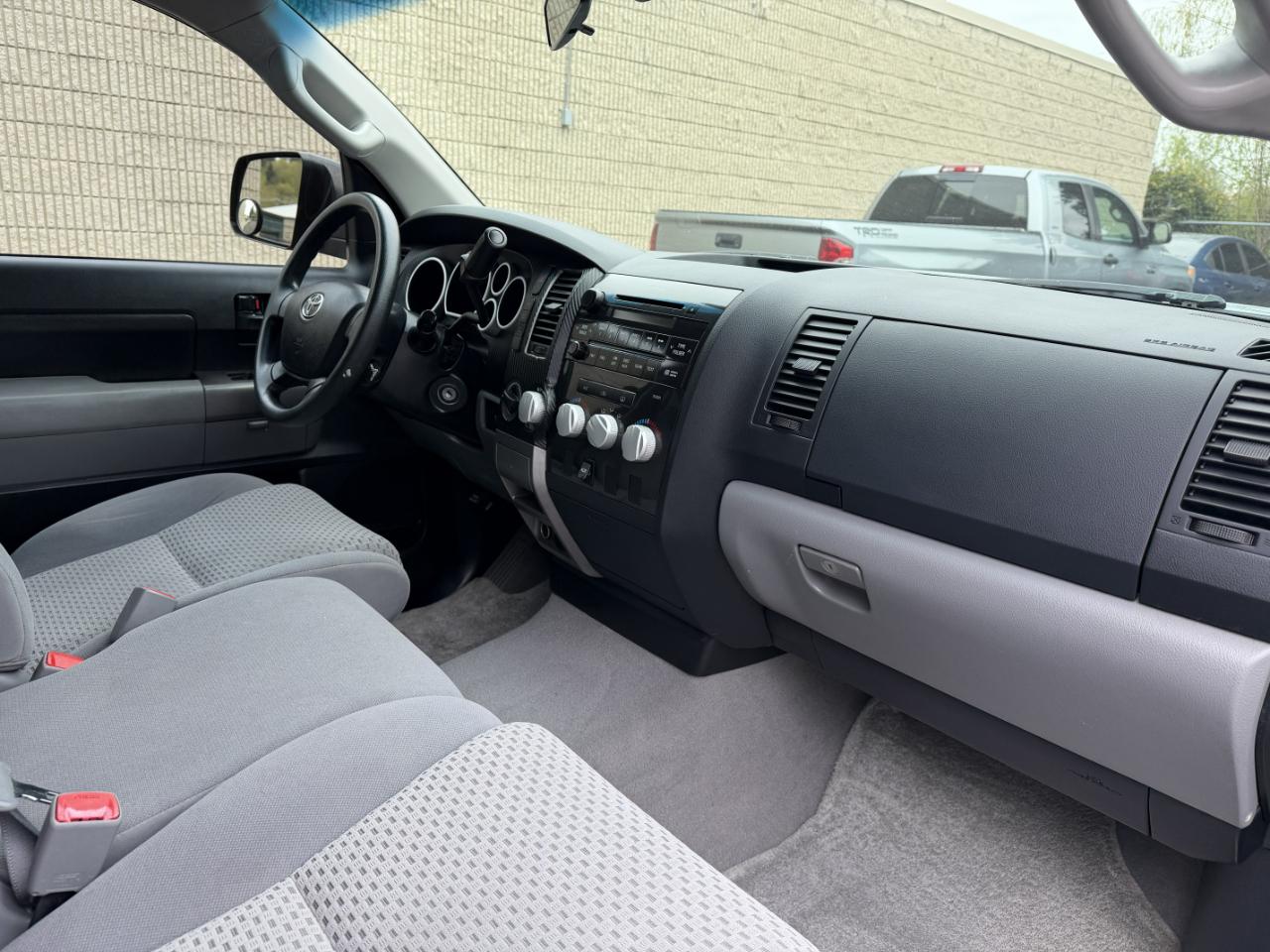 Toyota Tundra Tundra-Grade CrewMax 5.7L FFV 4WD 2010