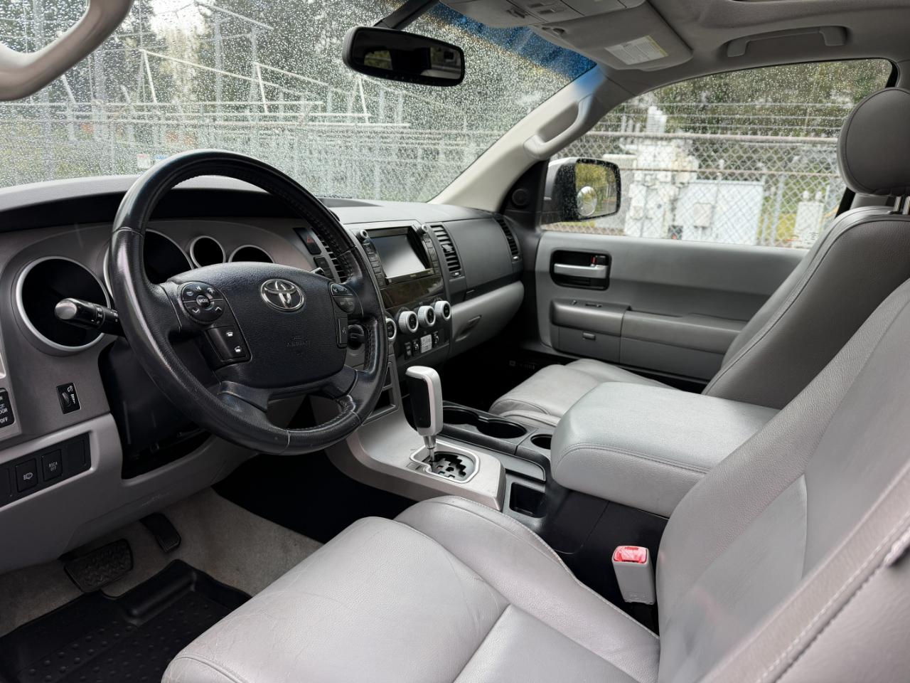 Toyota Sequoia Limited 4WD 2010