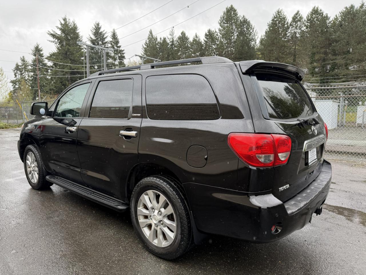 Toyota Sequoia Limited 4WD 2010