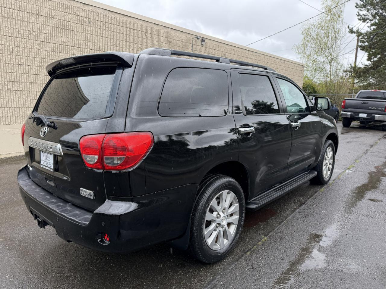 Toyota Sequoia Limited 4WD 2010