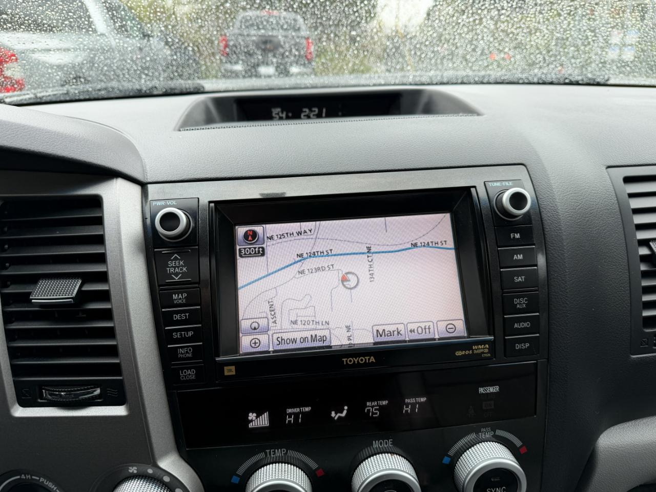 Toyota Sequoia Limited 4WD 2010