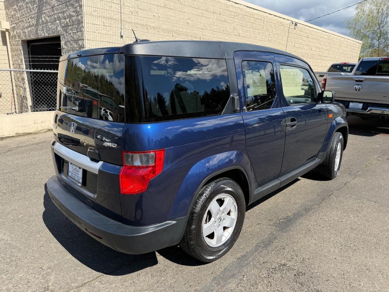 Honda Element EX 4WD AT with Navigation System 2010