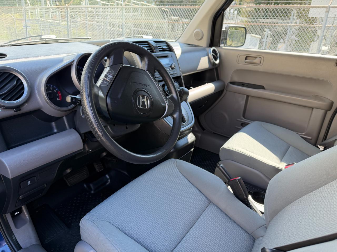 Honda Element EX 4WD AT with Navigation System 2010