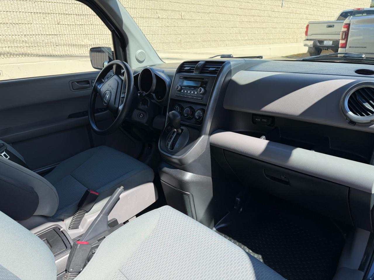 Honda Element EX 4WD AT with Navigation System 2010