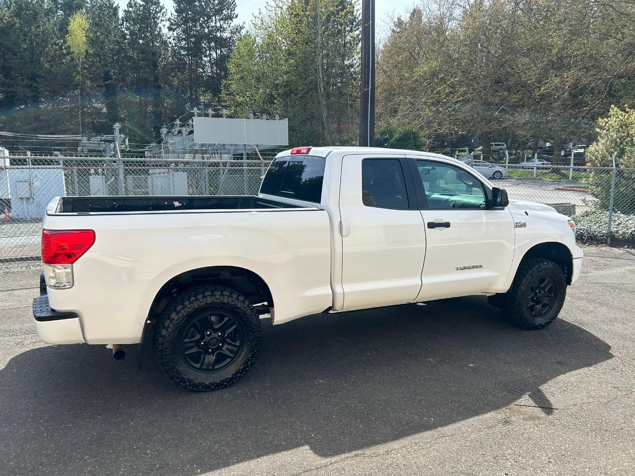 Toyota Tundra  2012