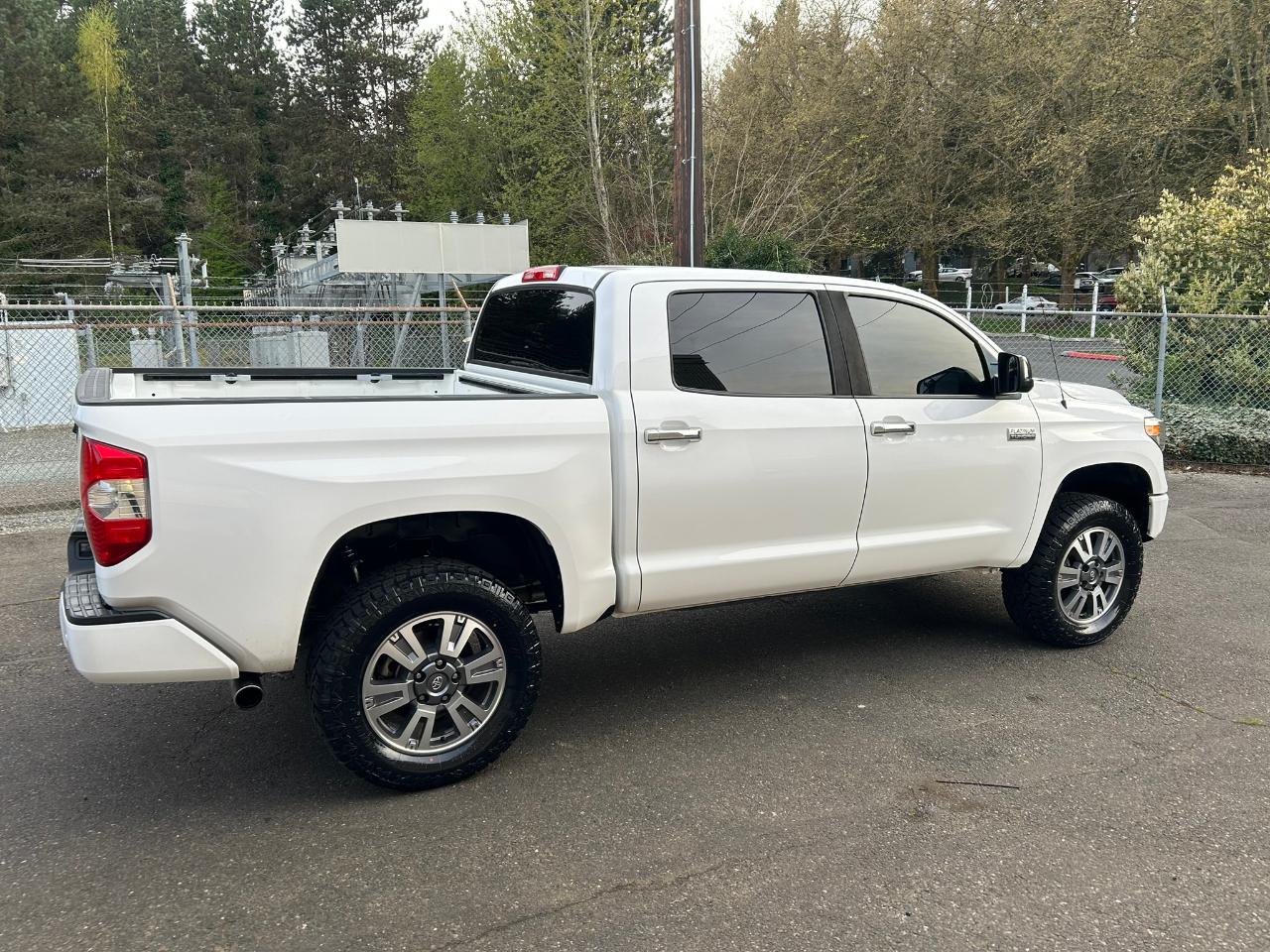 Toyota Tundra Platinum CrewMax 5.7L 4WD 2019