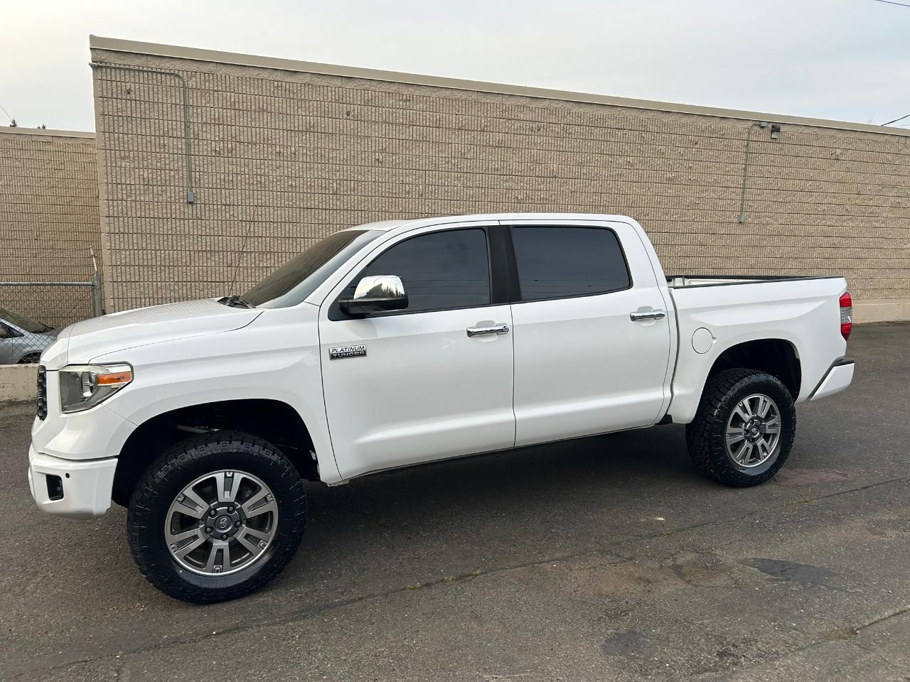 Toyota Tundra Platinum CrewMax 5.7L 4WD 2019