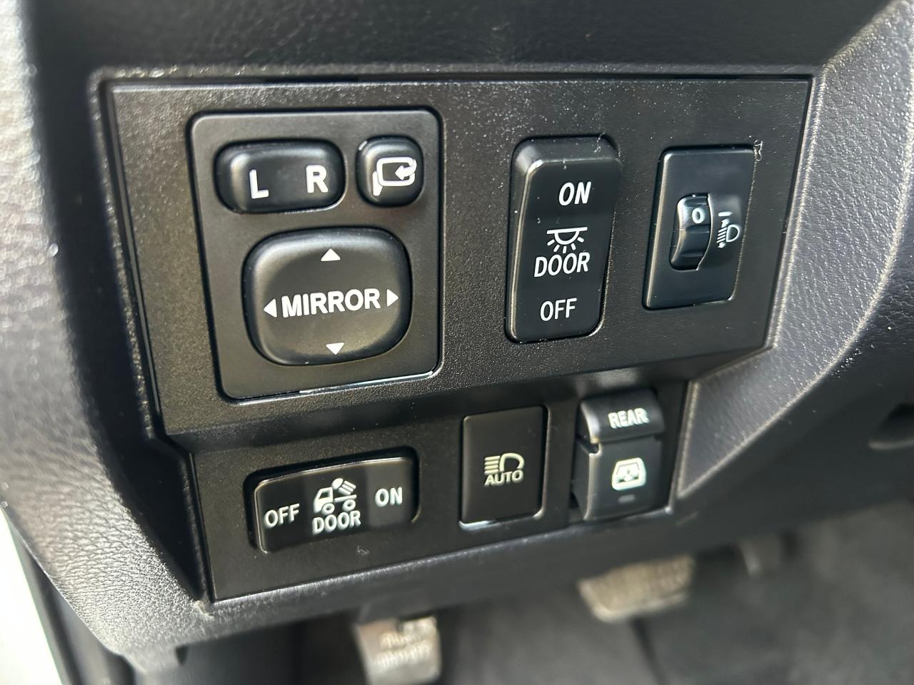 Toyota Tundra Platinum CrewMax 5.7L 4WD 2019