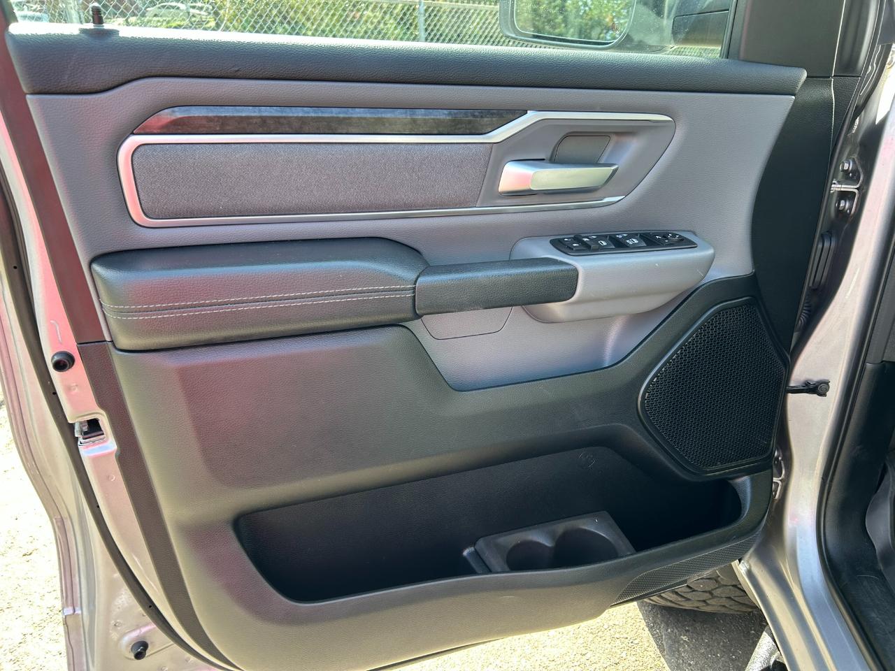 RAM 1500 Big Horn Crew Cab LWB 4WD 2020