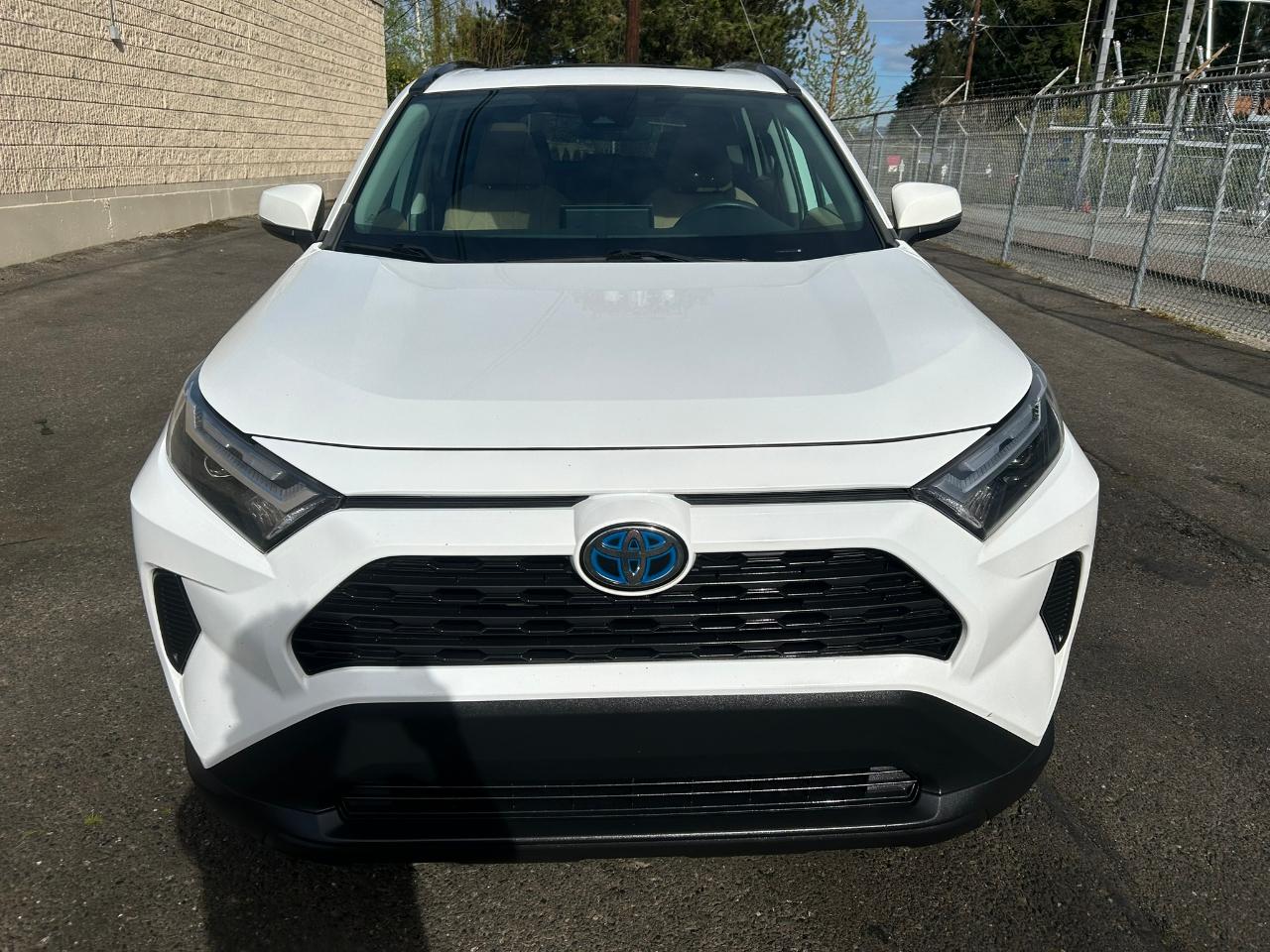 Toyota RAV4 Hybrid XLE 2023