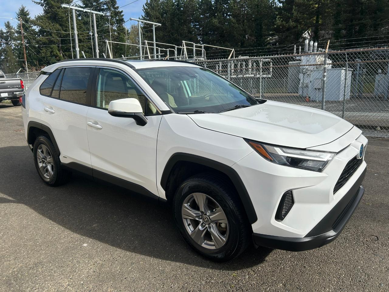 Toyota RAV4 Hybrid XLE 2023