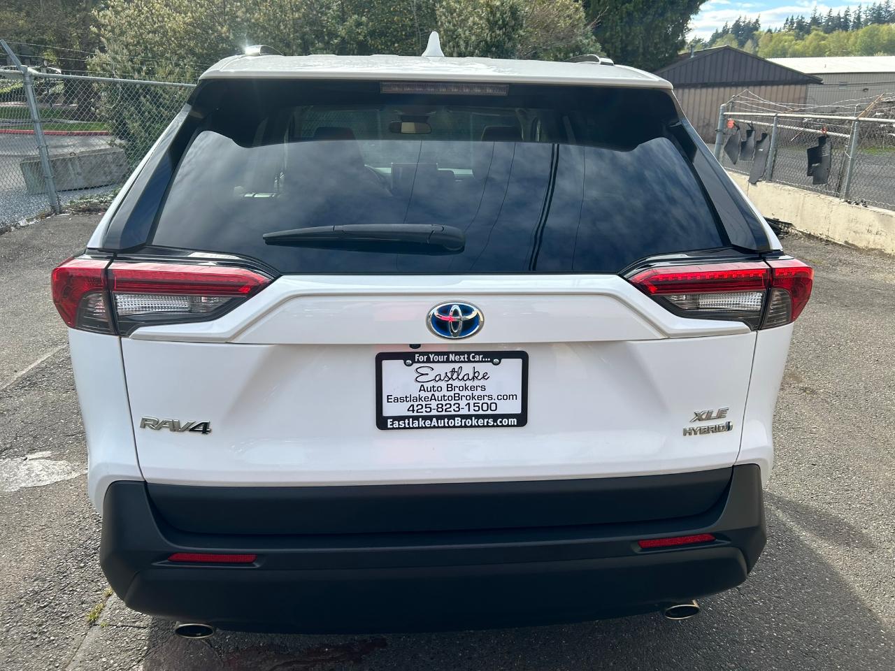 Toyota RAV4 Hybrid XLE 2023