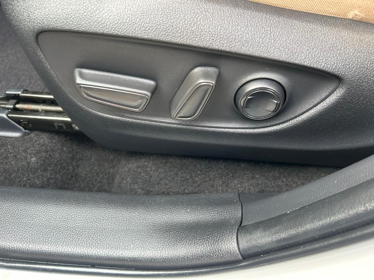 Toyota RAV4 Hybrid XLE 2023