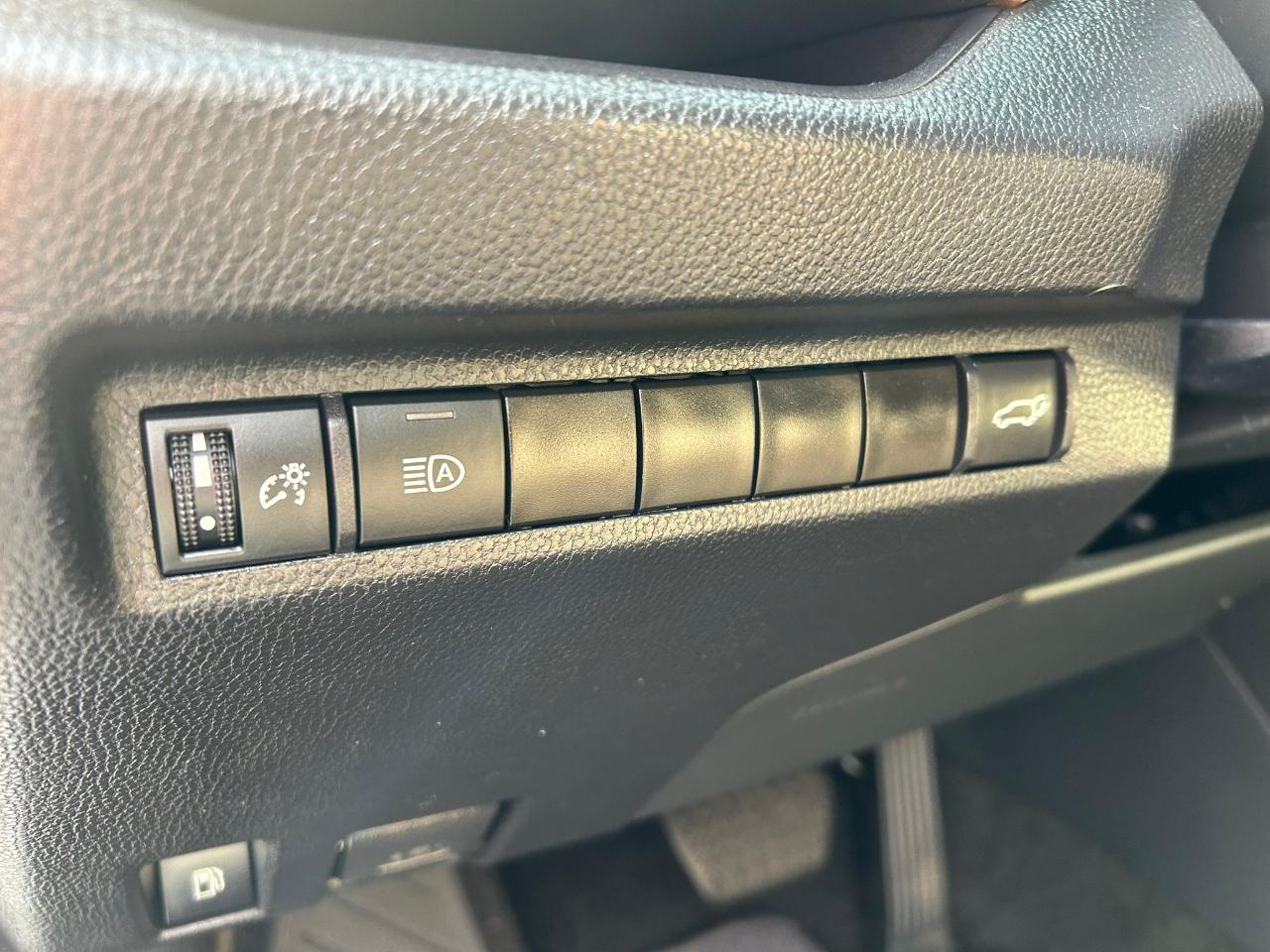 Toyota RAV4 Hybrid XLE 2023