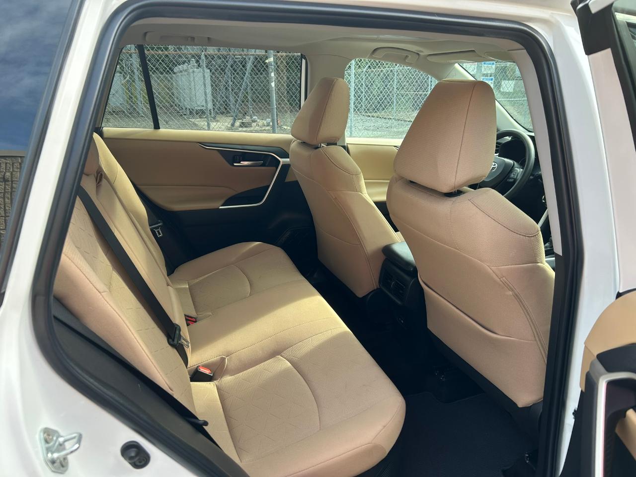 Toyota RAV4 Hybrid XLE 2023