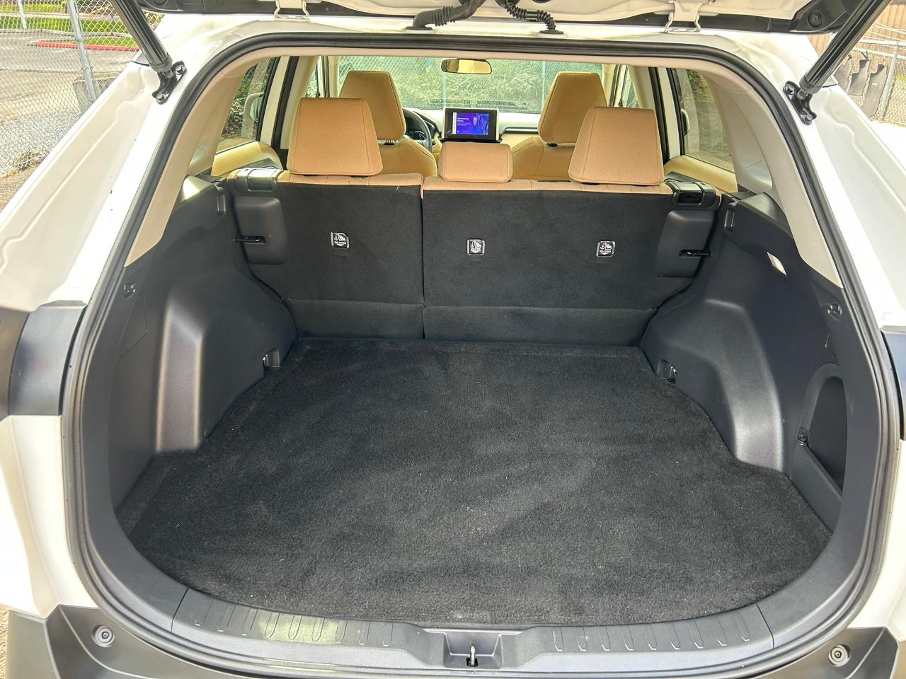 Toyota RAV4 Hybrid XLE 2023