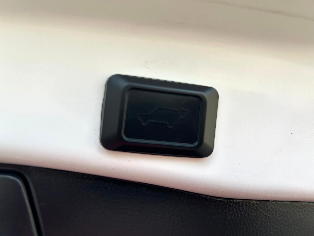 Toyota RAV4 Hybrid XLE 2023