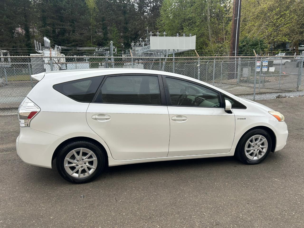 Toyota Prius V Three 2012