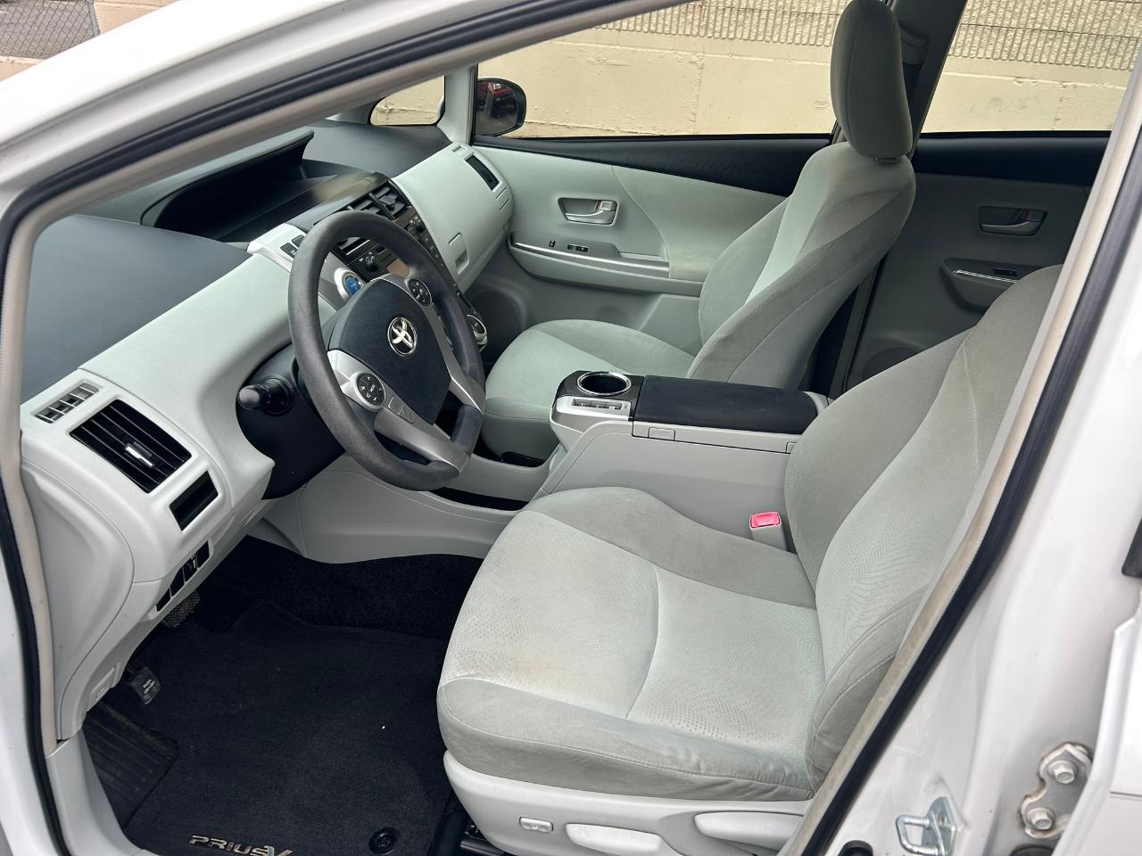 Toyota Prius V Three 2012