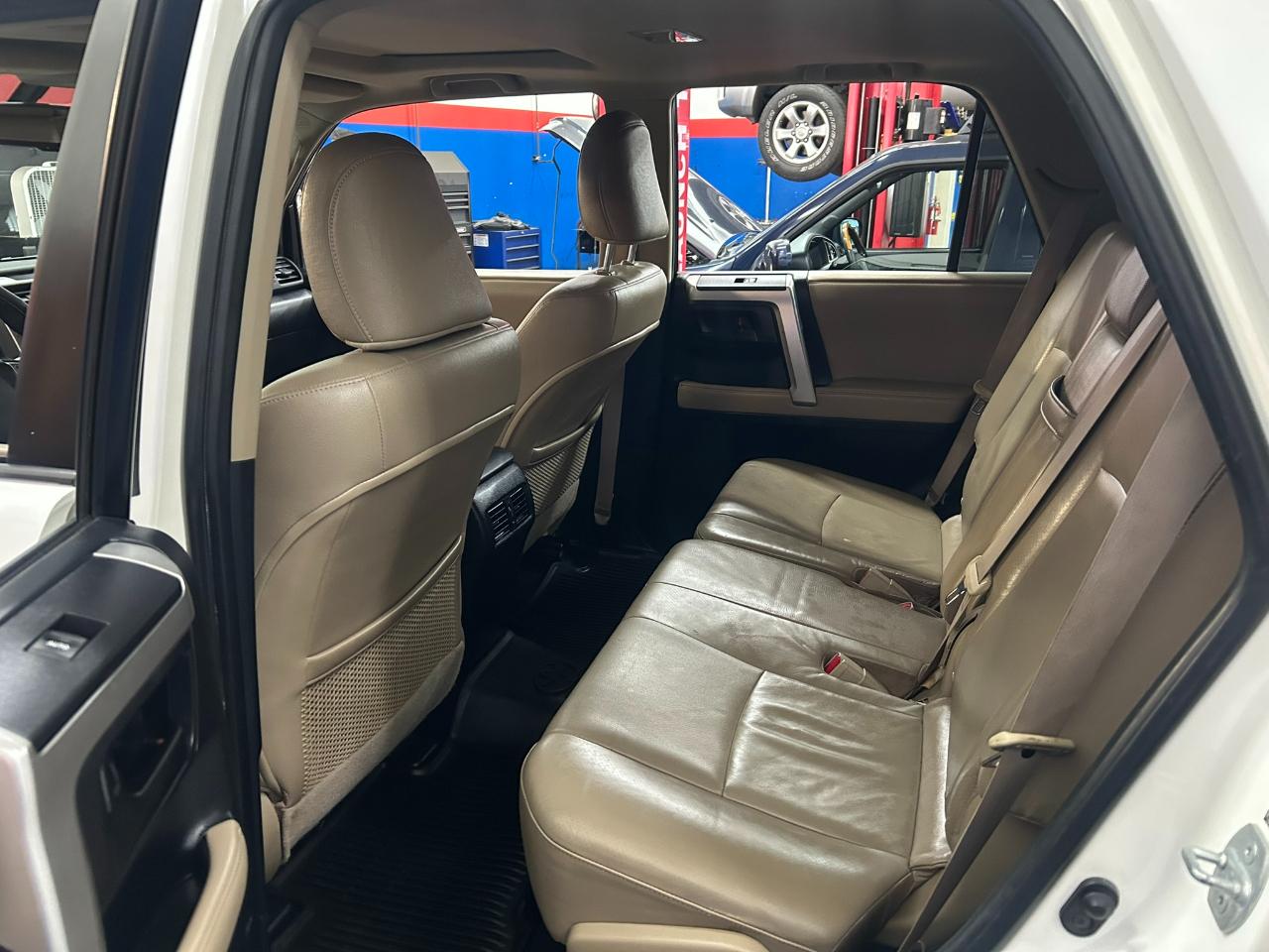 Toyota 4Runner Limited 4WD V6 2010