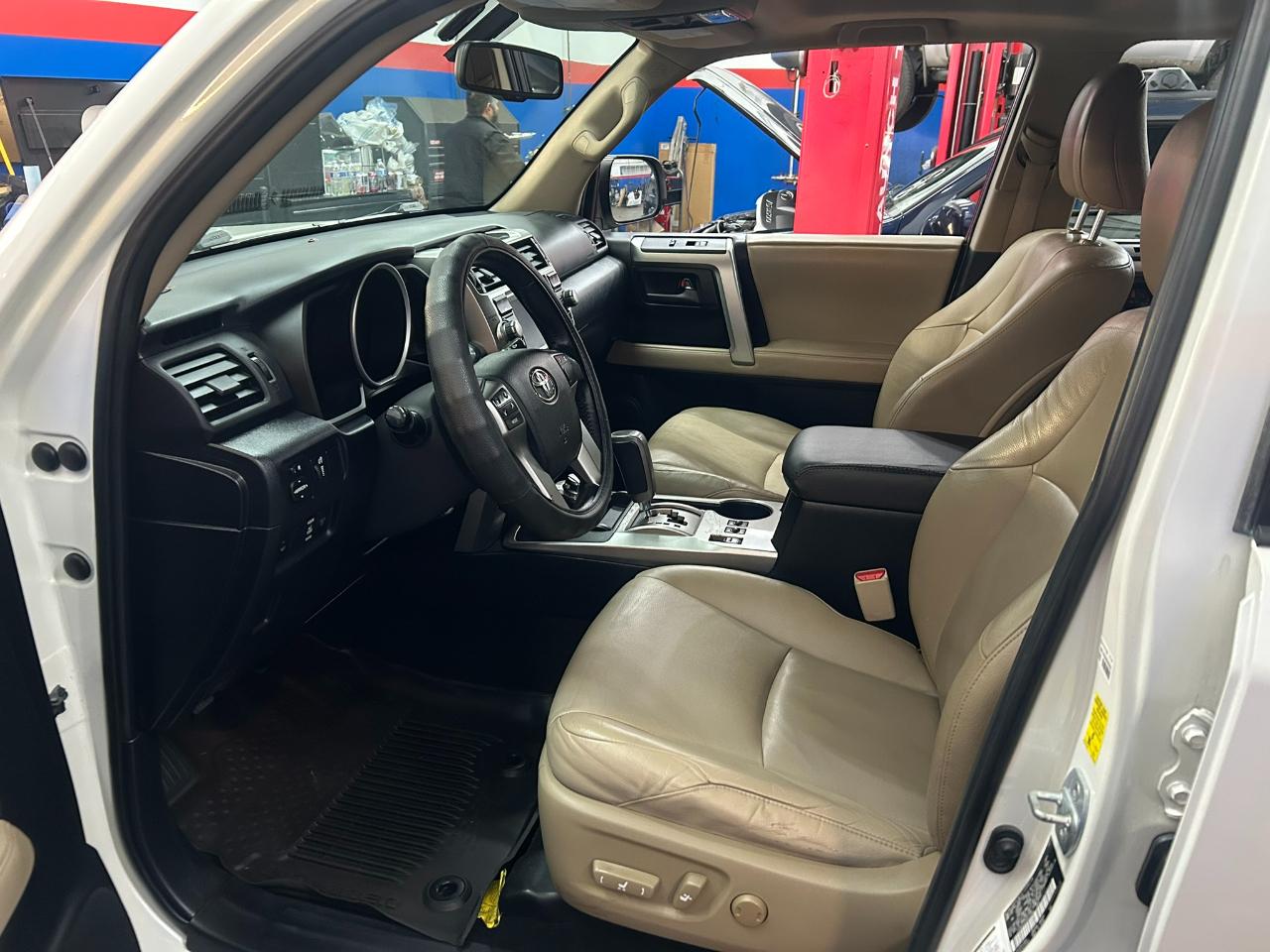 Toyota 4Runner Limited 4WD V6 2010