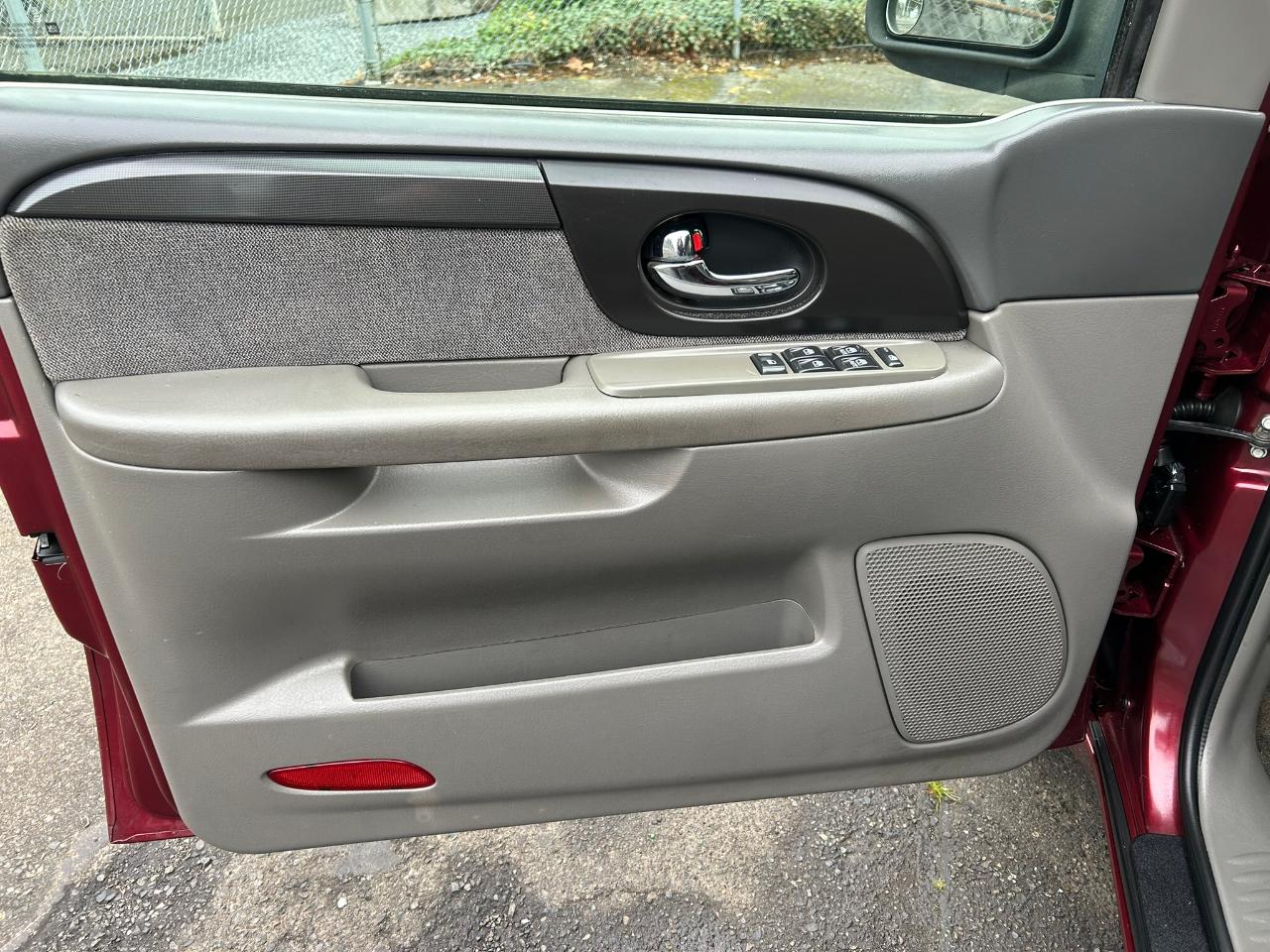 GMC Envoy XL SLE 4WD 2003