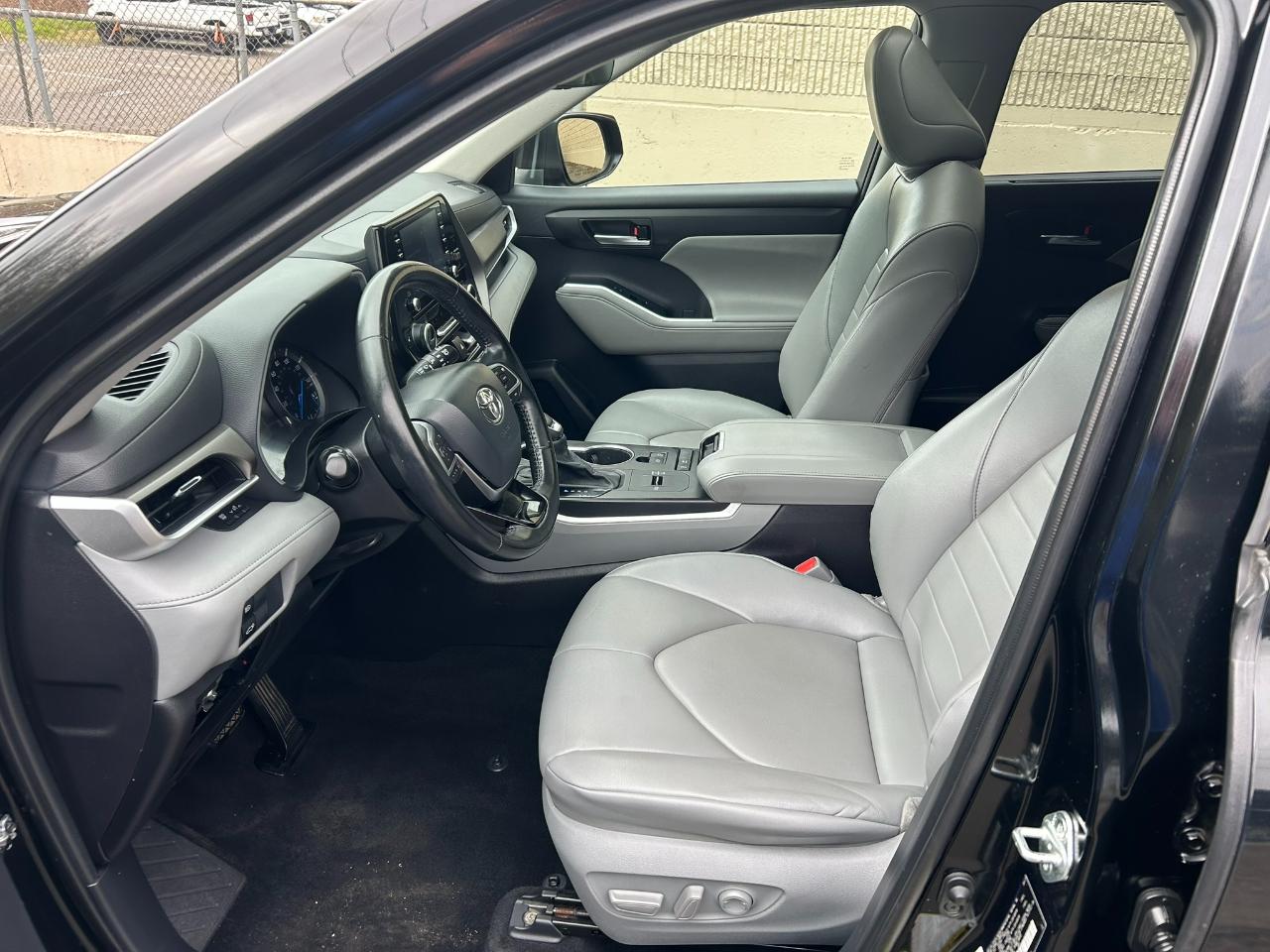 Toyota Highlander Hybrid XLE 2021