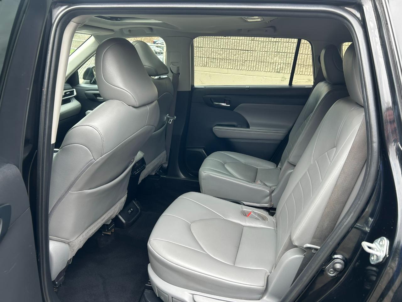 Toyota Highlander Hybrid XLE 2021