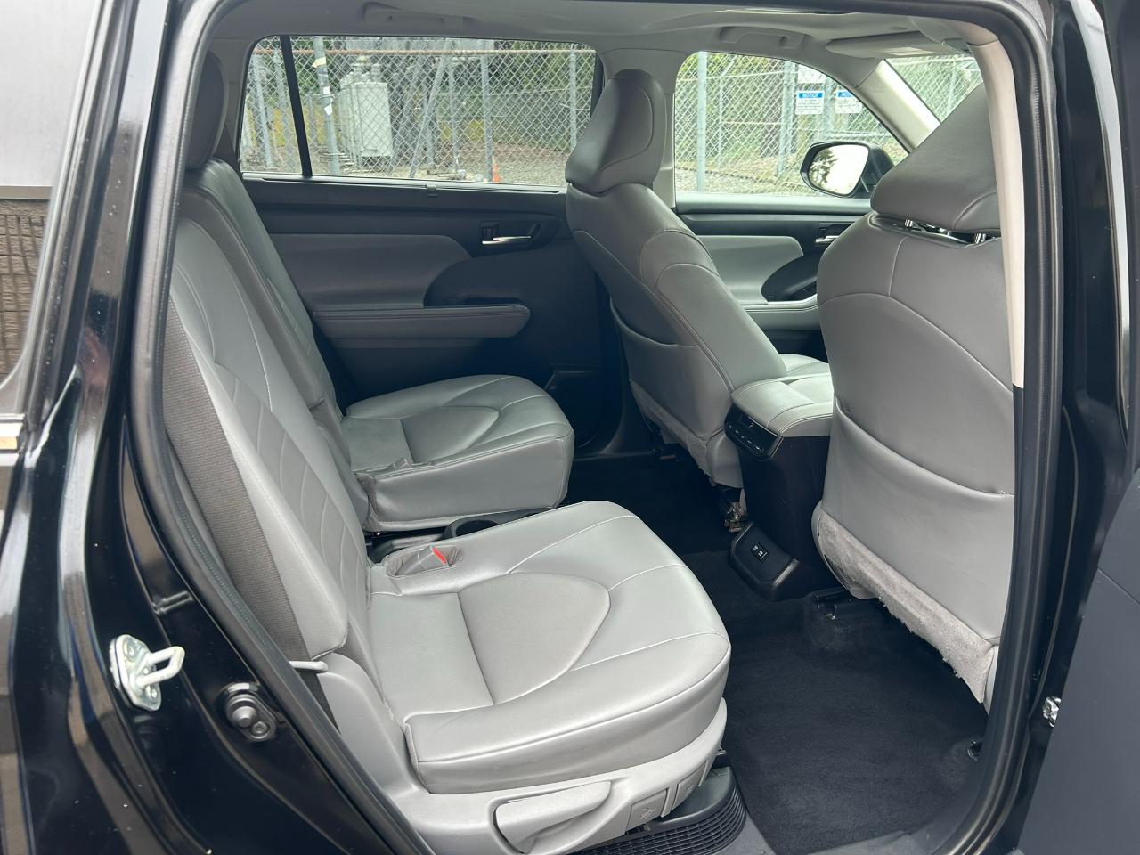 Toyota Highlander Hybrid XLE 2021