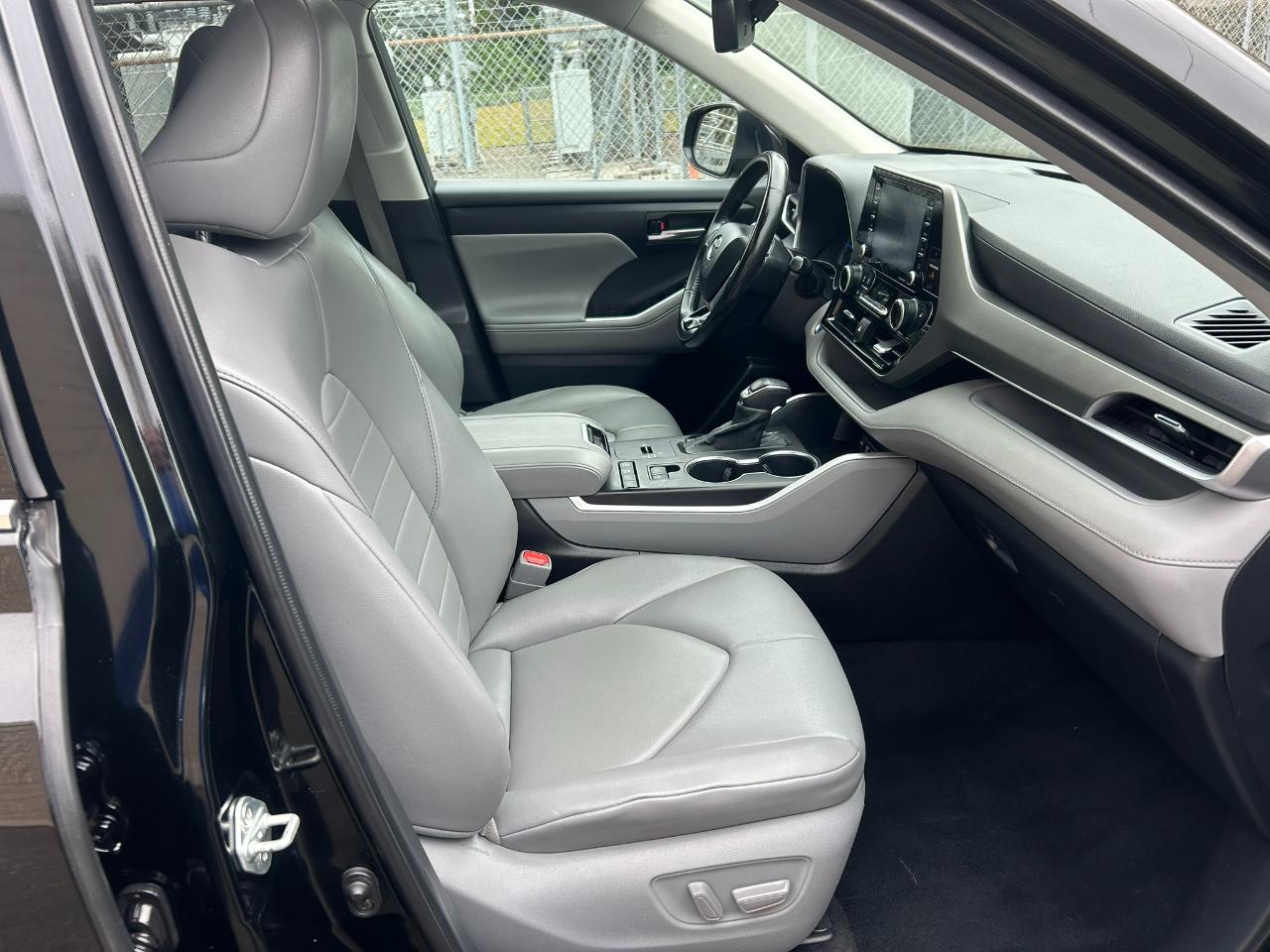 Toyota Highlander Hybrid XLE 2021