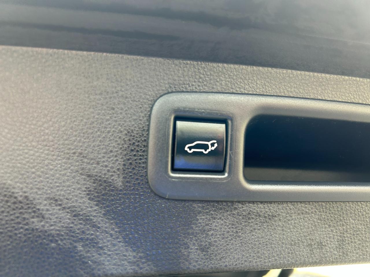 Toyota Highlander Hybrid XLE 2021