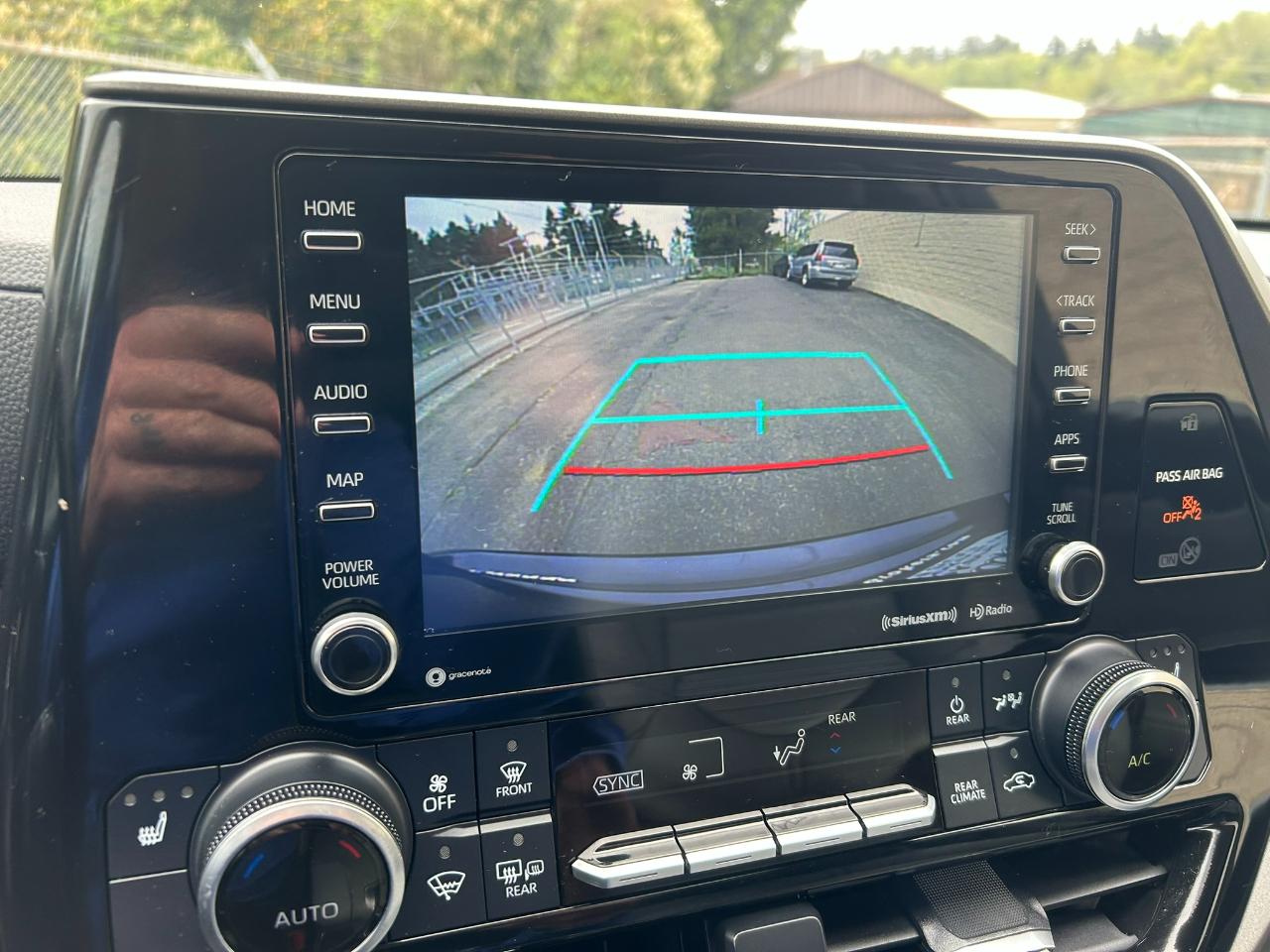 Toyota Highlander Hybrid XLE 2021