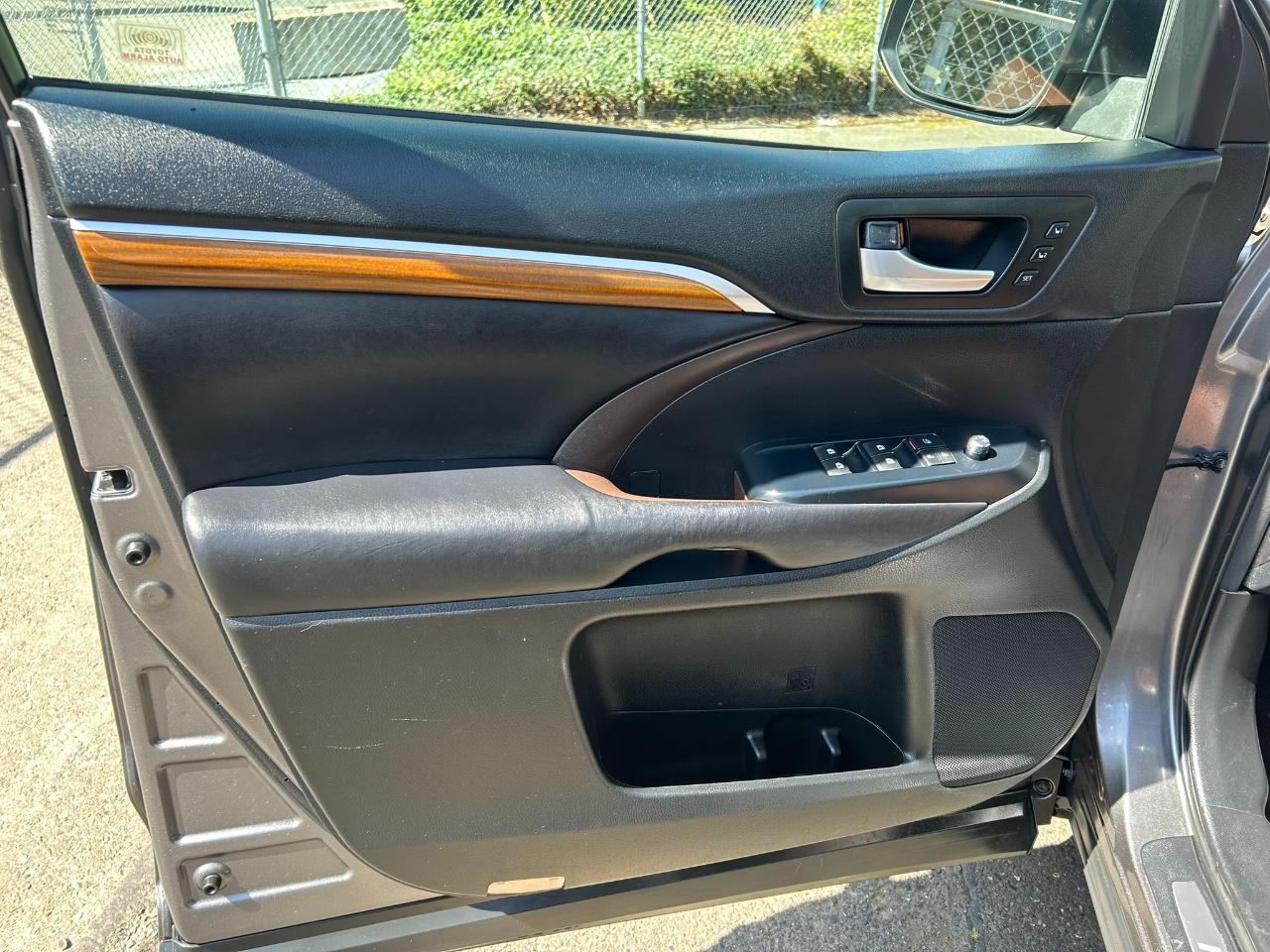 Toyota Highlander Hybrid Limited Platinum AWD 2017