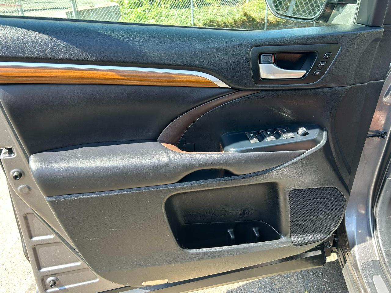 Toyota Highlander Hybrid Limited Platinum AWD 2017