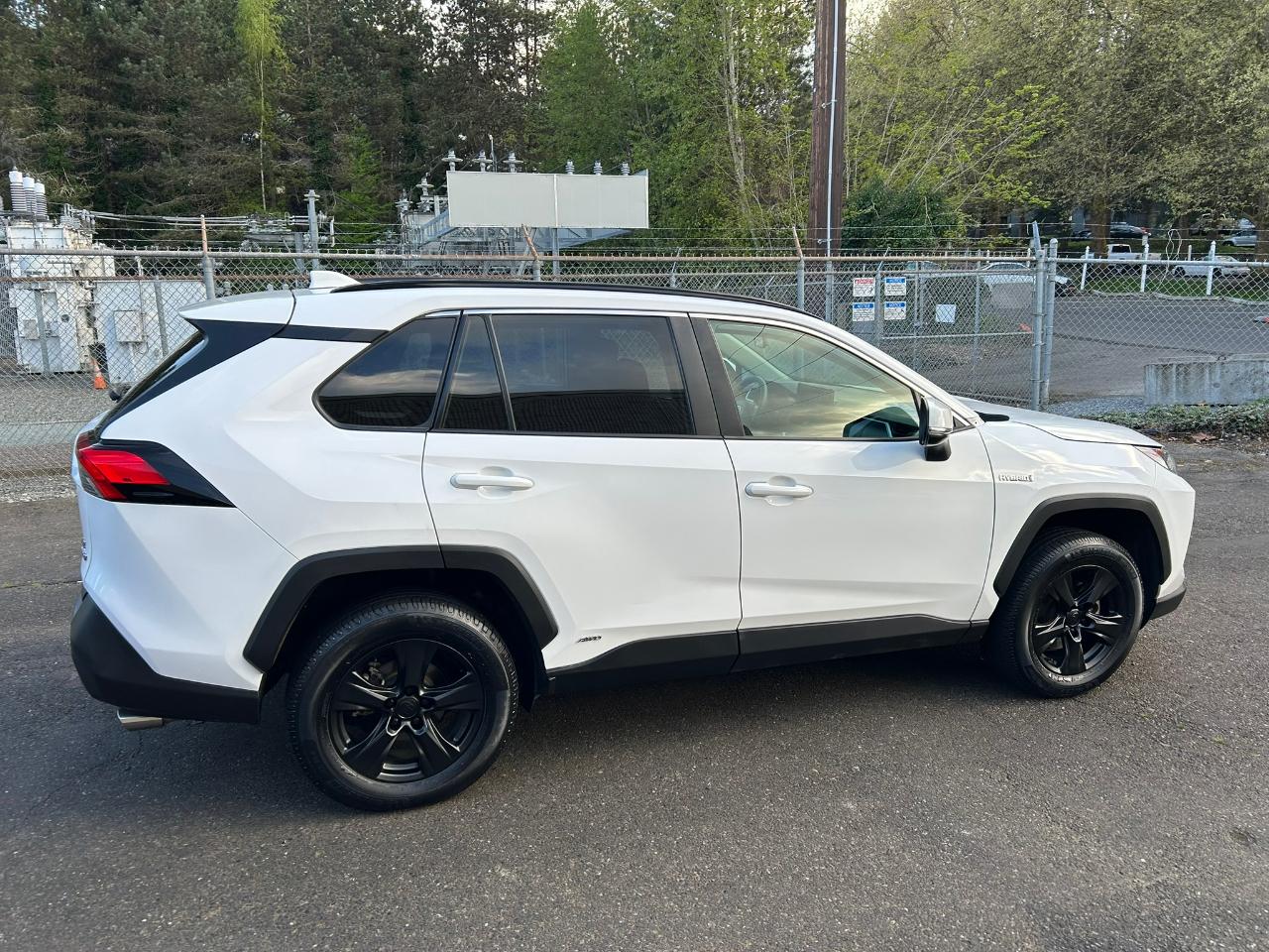 Toyota RAV4 Hybrid LE 2021