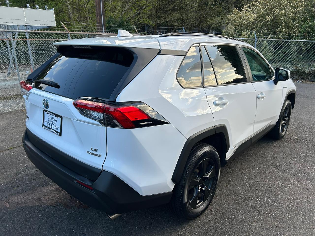 Toyota RAV4 Hybrid LE 2021