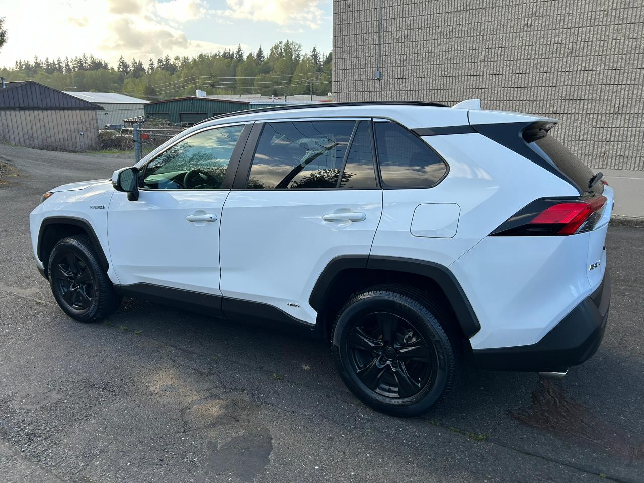 Toyota RAV4 Hybrid LE 2021