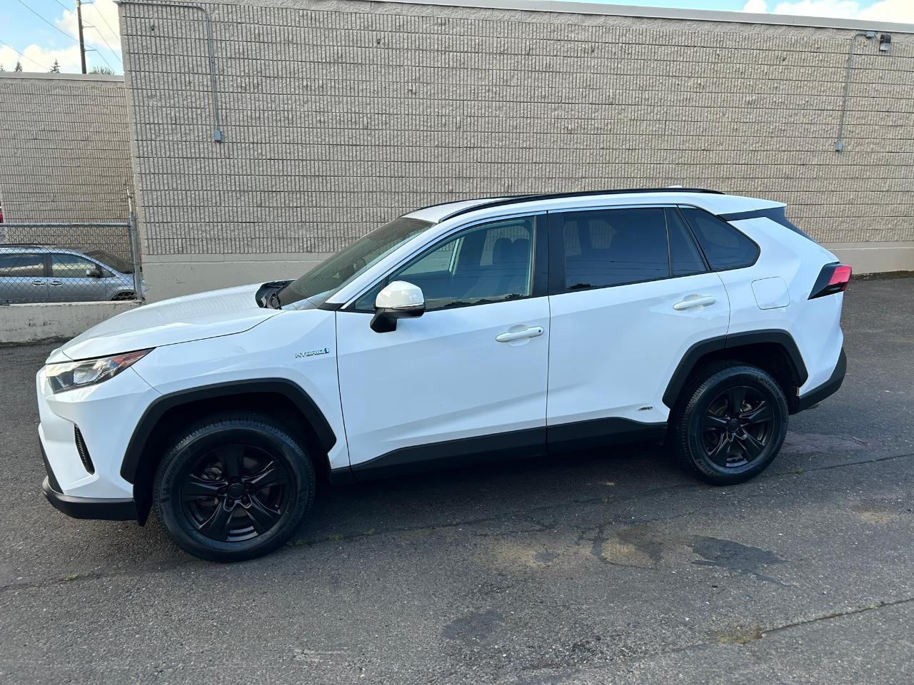 Toyota RAV4 Hybrid LE 2021