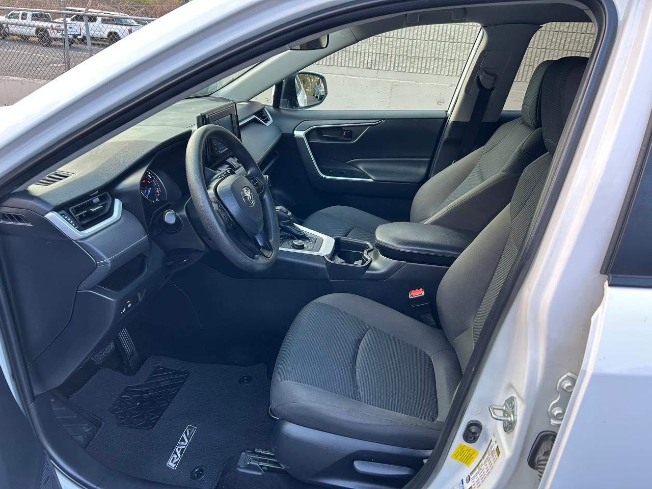 Toyota RAV4 Hybrid LE 2021