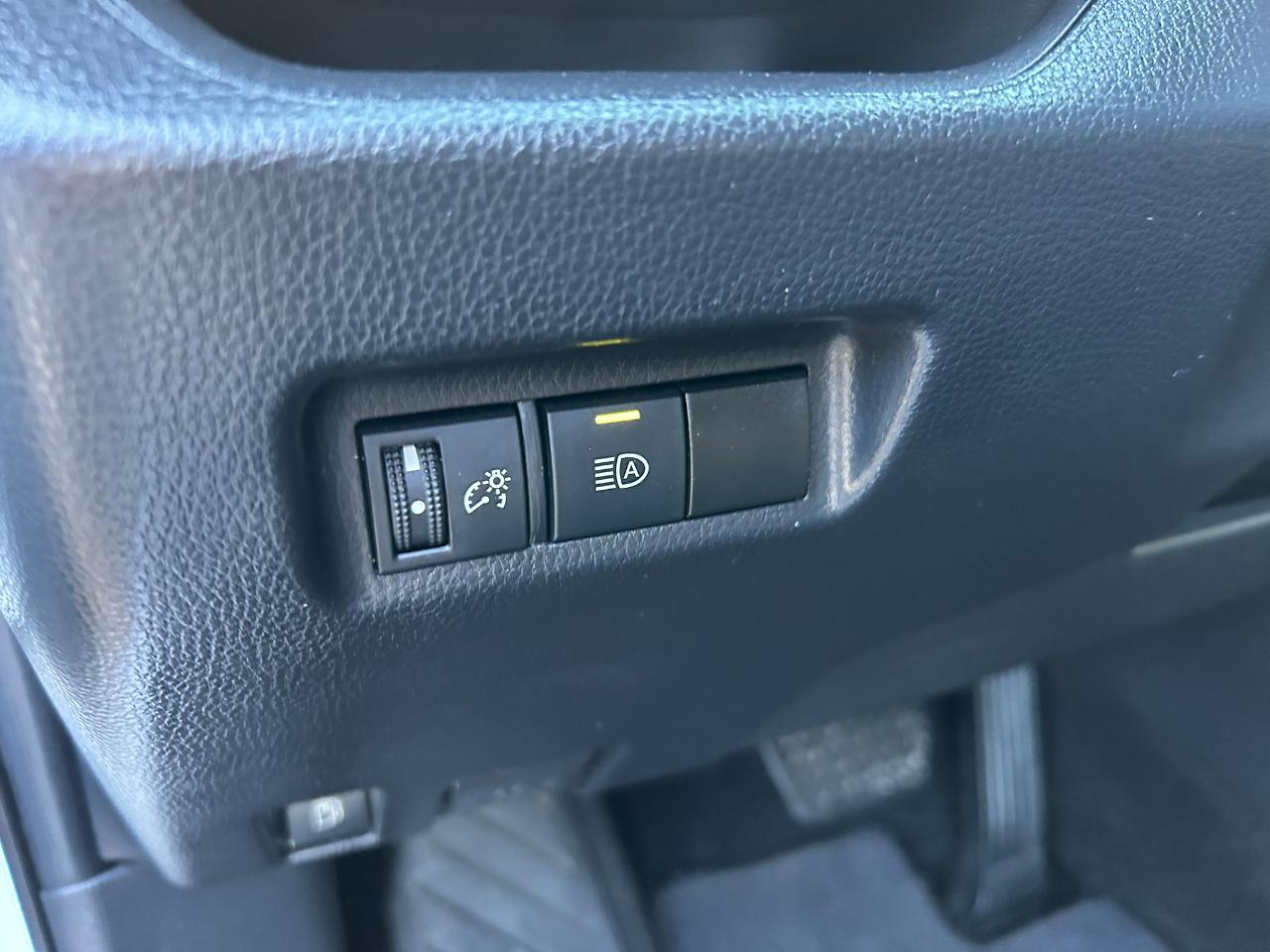 Toyota RAV4 Hybrid LE 2021