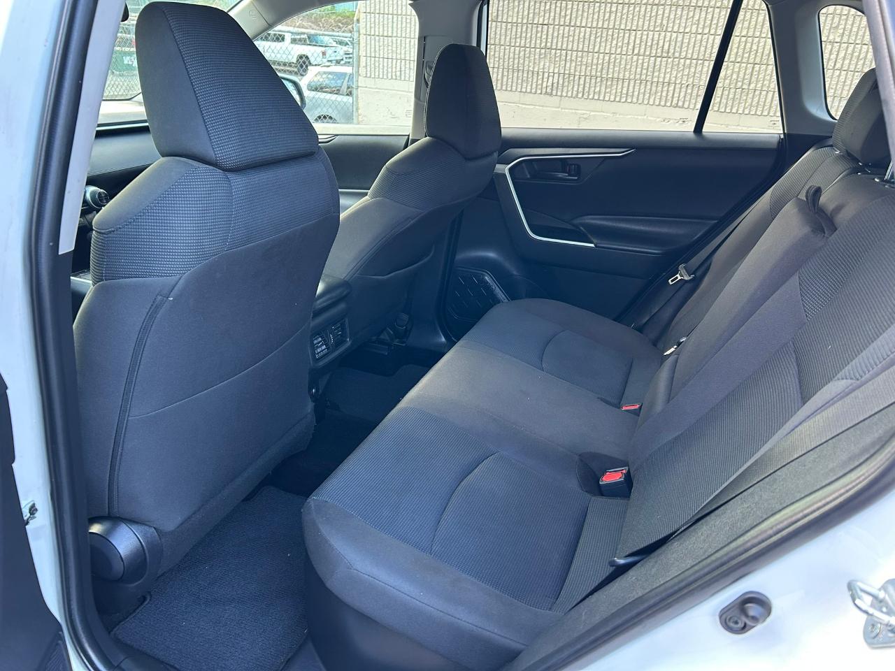 Toyota RAV4 Hybrid LE 2021