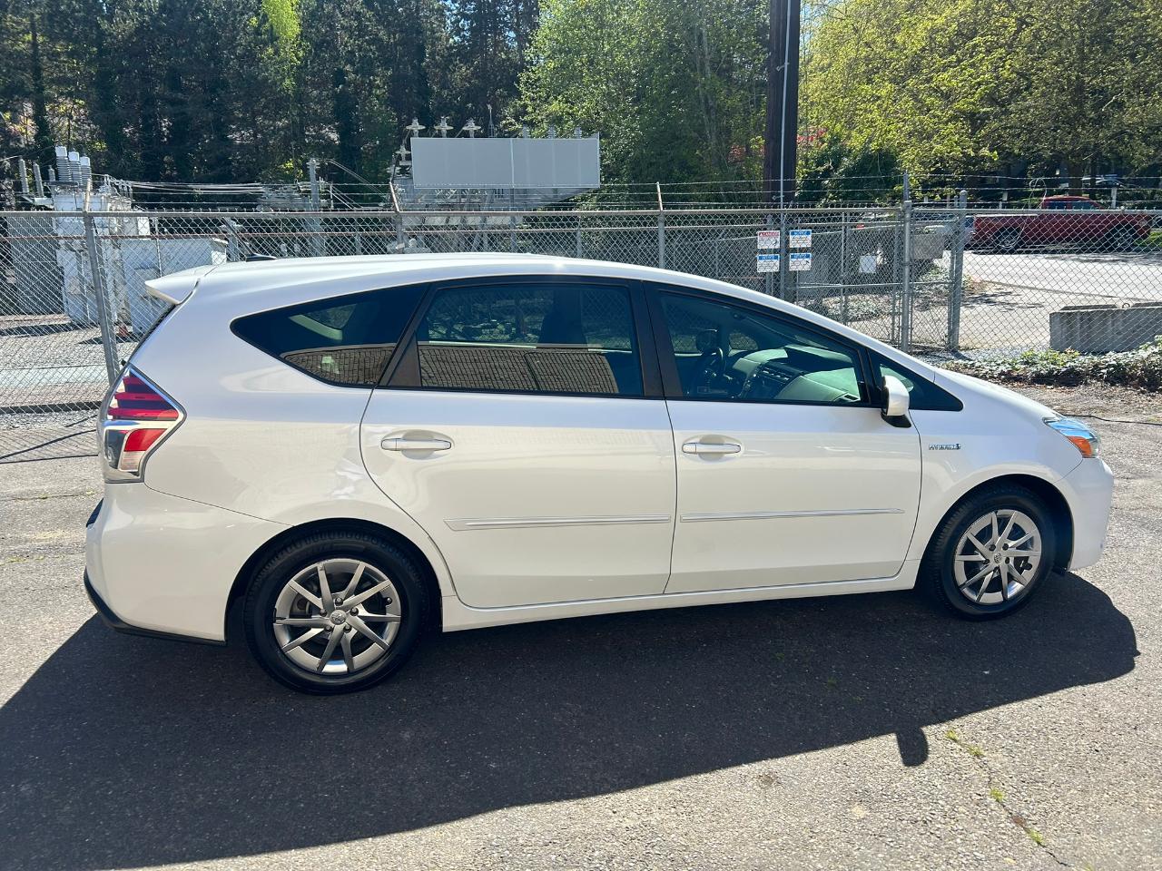 Toyota Prius V Four 2016