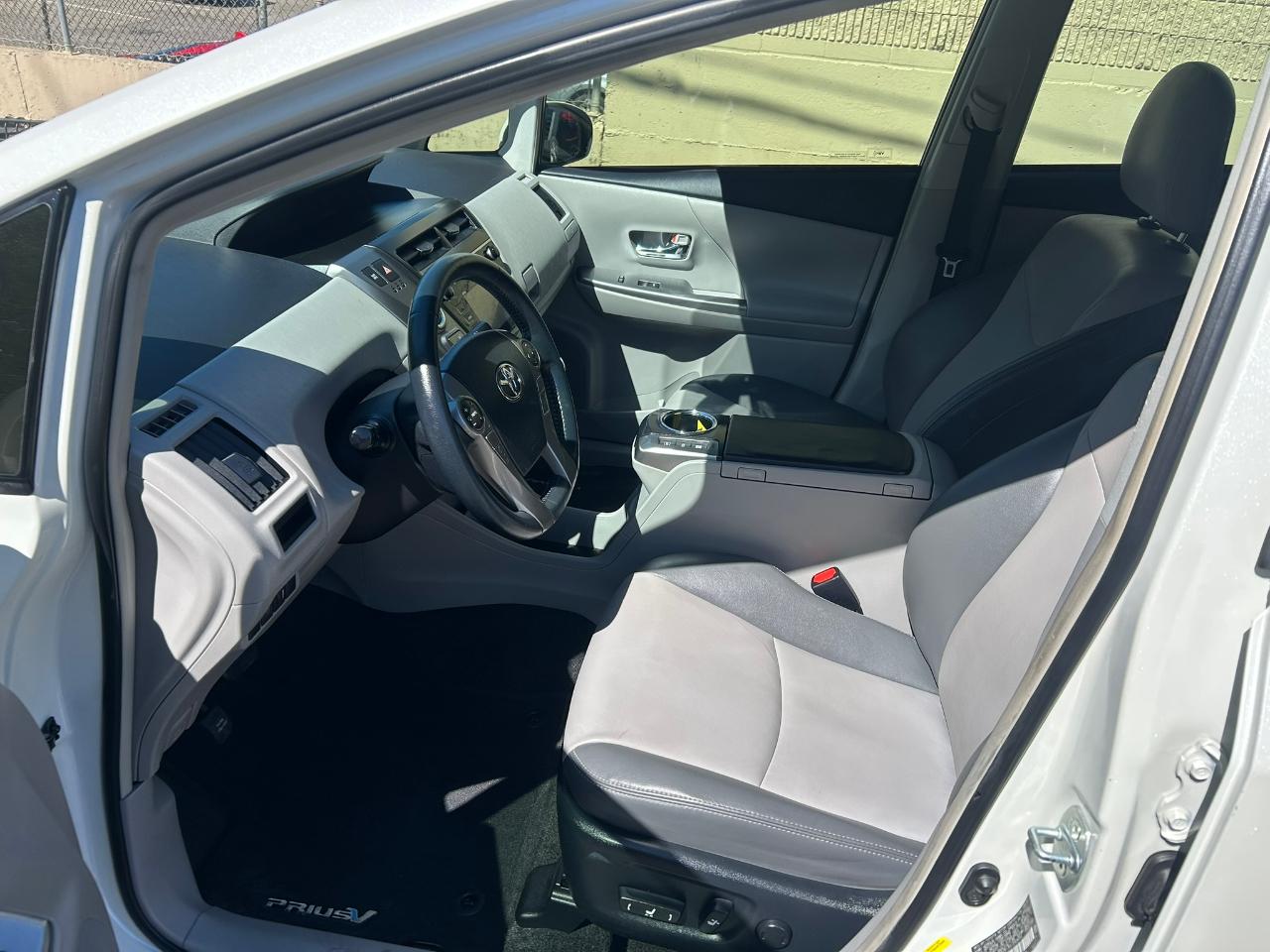 Toyota Prius V Four 2016