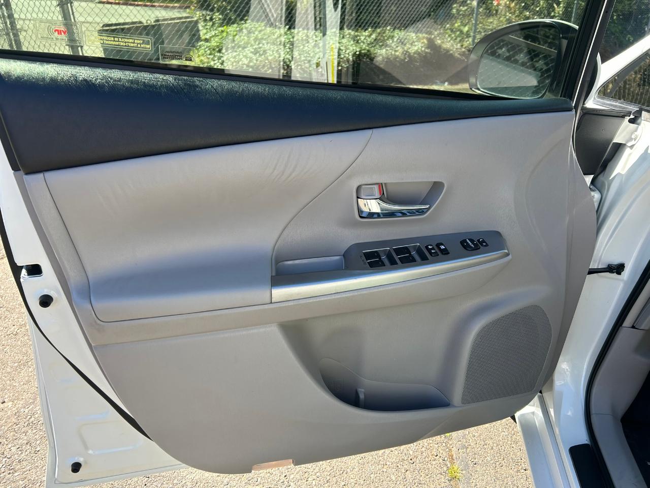 Toyota Prius V Four 2016